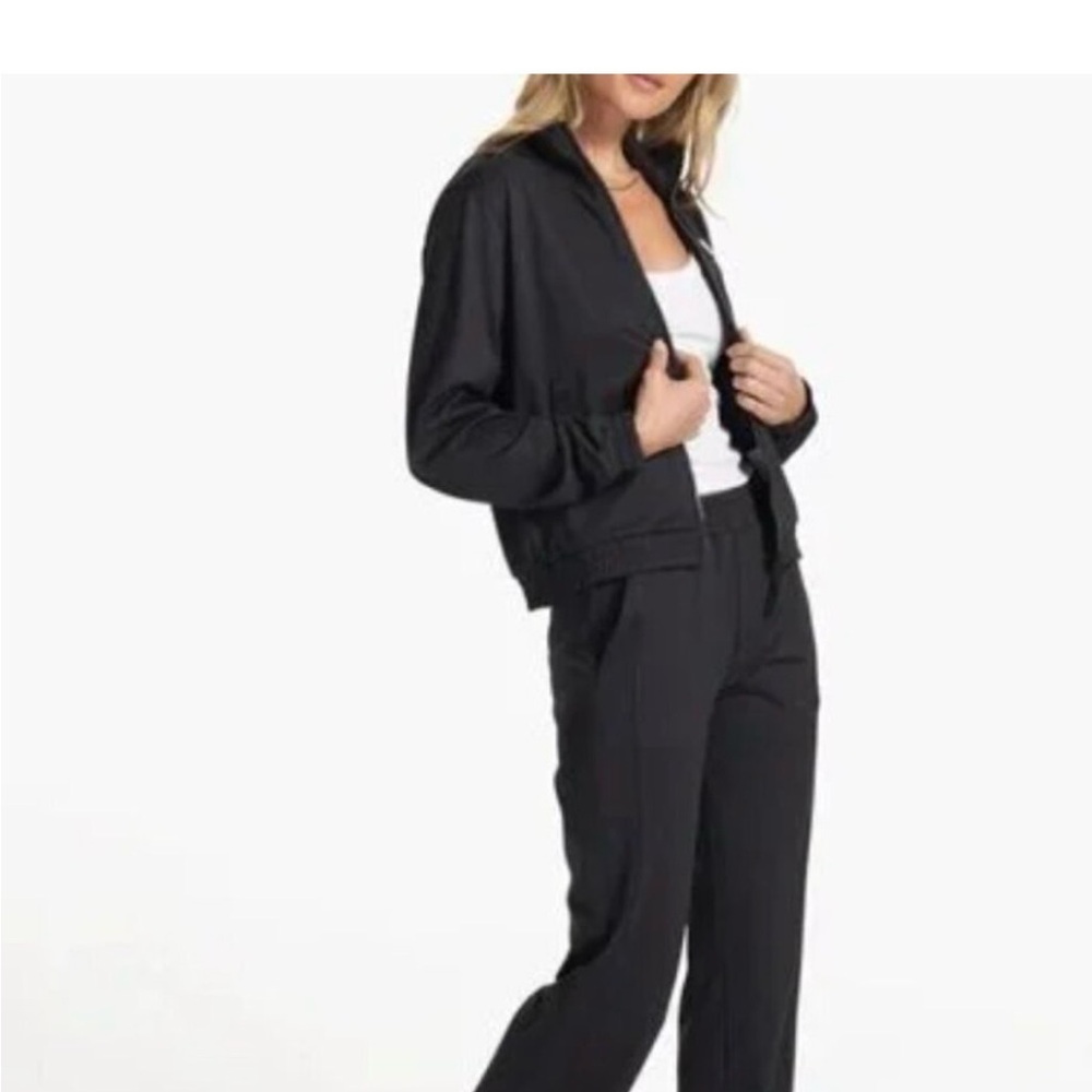 Vuori Black Pants size medium - Picture 4 of 4